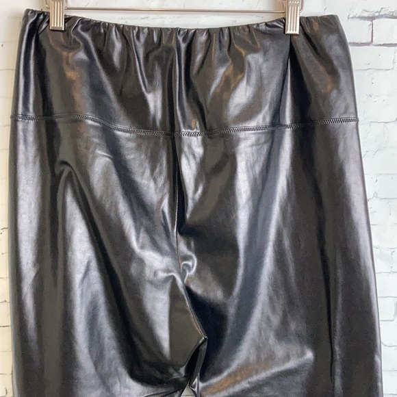 R Label by The Reset Black Vegan Faux Leather Leggings Size XL Cruelty Free - Picture 7 of 16